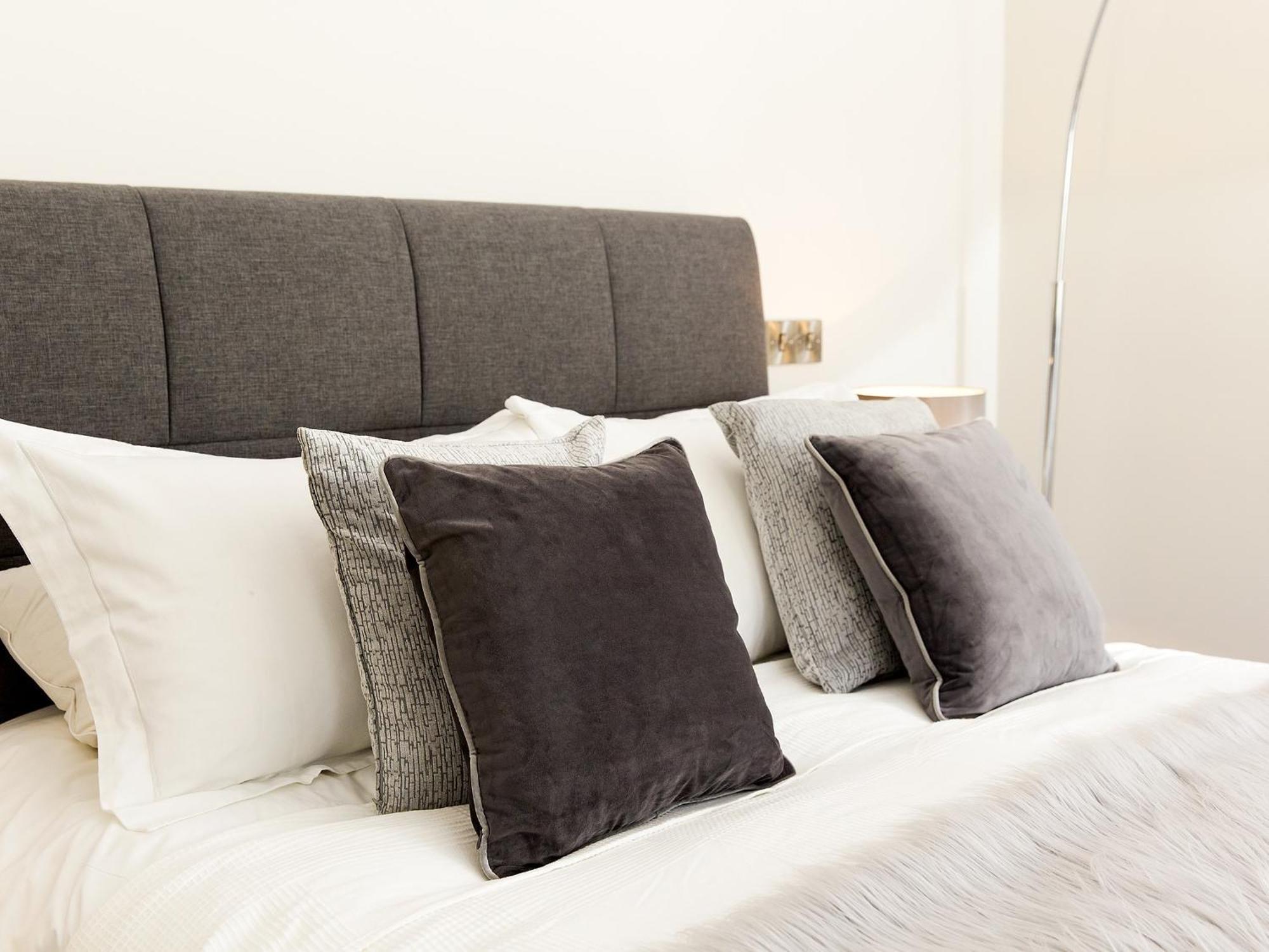 Deluxe Double Room with Bath,1625567387:JPEG